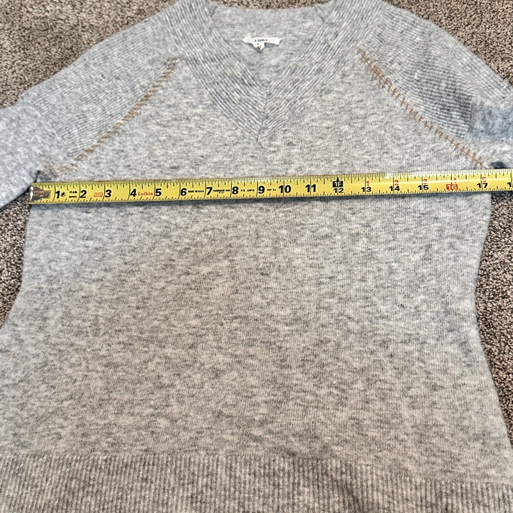 A loves a women Sweater small - Picture 6 of 10